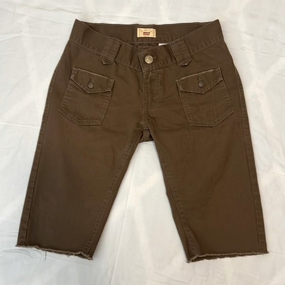 Women Shorts Jean Shorts · Levi's — photo 1 of 1